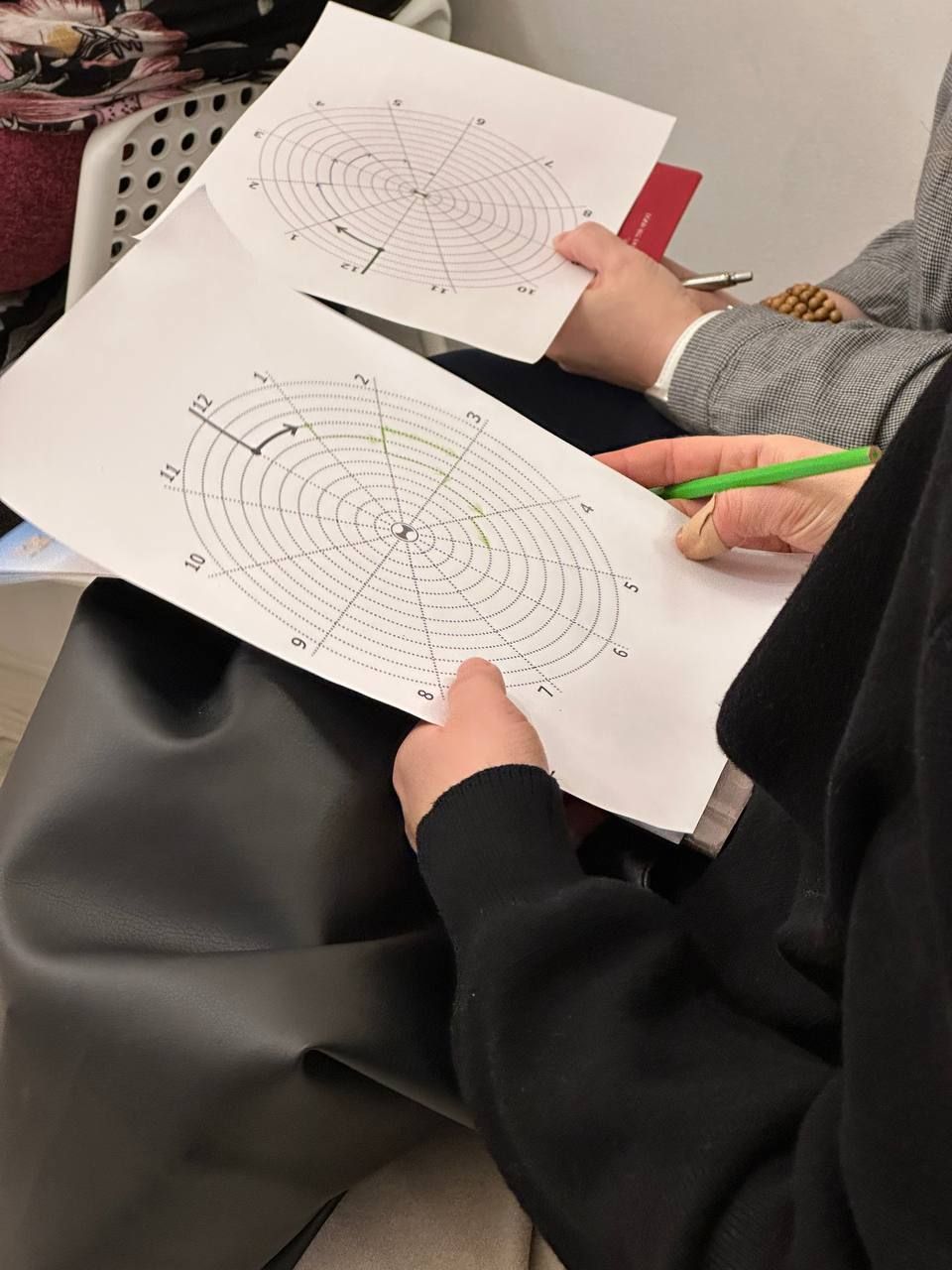 Через лабиринт на практикум, далее на волонтёрскую акцию Через лабиринт на практикум, далее на волонтёрскую акцию