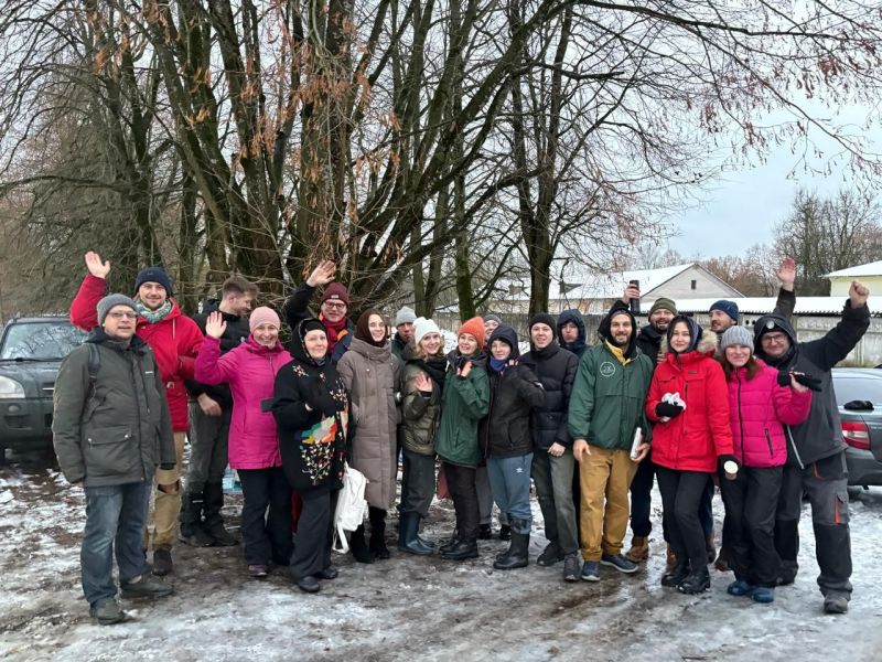 Через лабиринт на практикум, далее на волонтёрскую акцию Через лабиринт на практикум, далее на волонтёрскую акцию