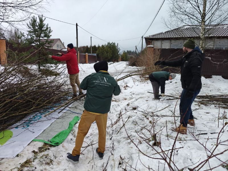 Через лабиринт на практикум, далее на волонтёрскую акцию Через лабиринт на практикум, далее на волонтёрскую акцию
