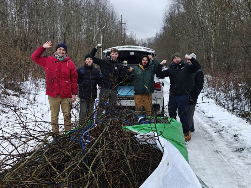 Через лабиринт на практикум, далее на волонтёрскую акцию Через лабиринт на практикум, далее на волонтёрскую акцию