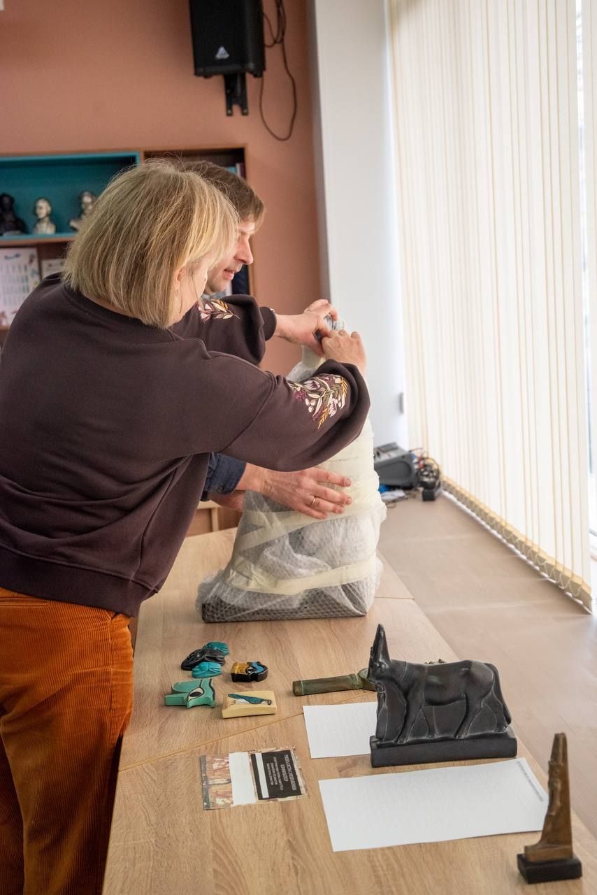 Открытие выставки в библиотеке для слепых Открытие выставки в библиотеке для слепых