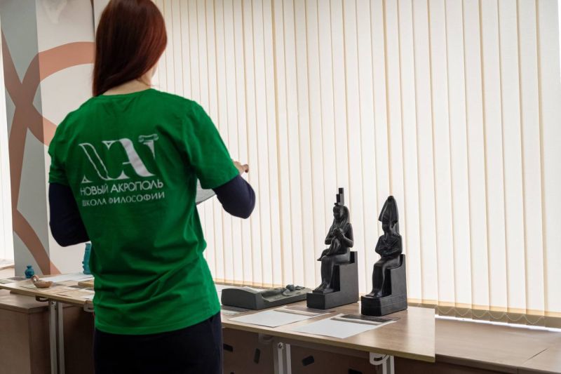 Открытие выставки в библиотеке для слепых Открытие выставки в библиотеке для слепых