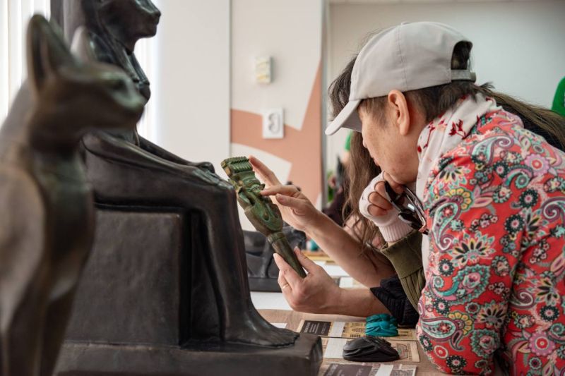 Открытие выставки в библиотеке для слепых Открытие выставки в библиотеке для слепых