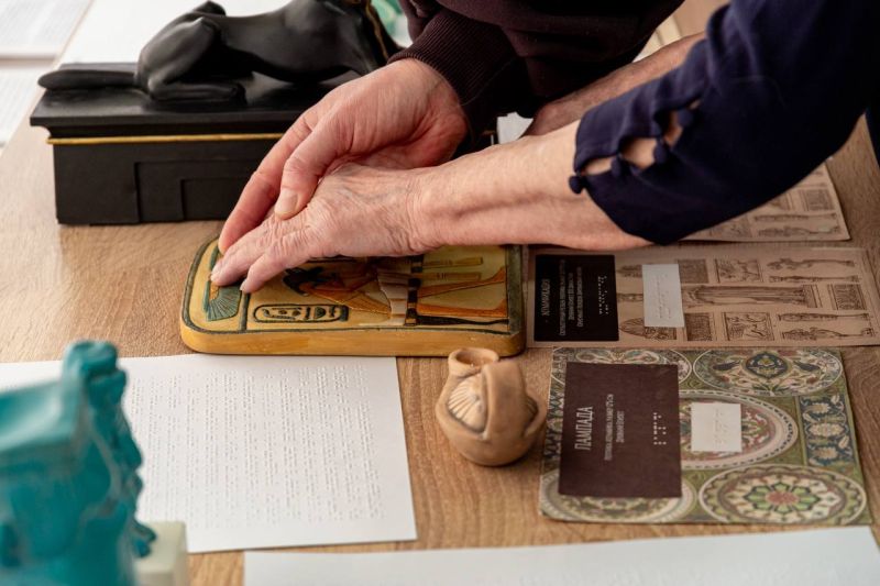 Открытие выставки в библиотеке для слепых Открытие выставки в библиотеке для слепых